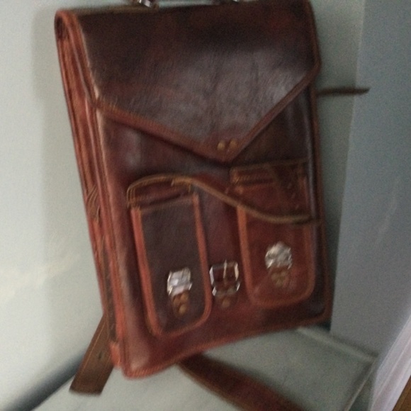 Handmade World Brown Vintage Leather Backpack - Picture 3 of 16